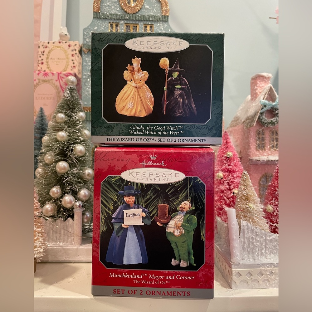 Hallmark Keepsake Wizard if Oz 4 Ornaments (2 sets)